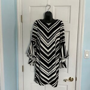 Black and white ROZ & ALI dress size 2